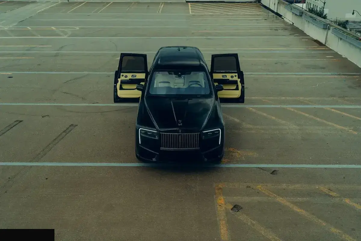 Rolls-Royce Phantom wedding getaway car in Bolingbrook
